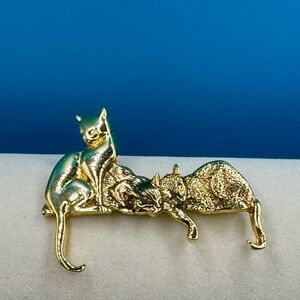 Gold Cat Brooch